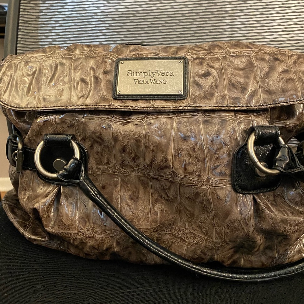 Vera Wang. Simply Vera handbag